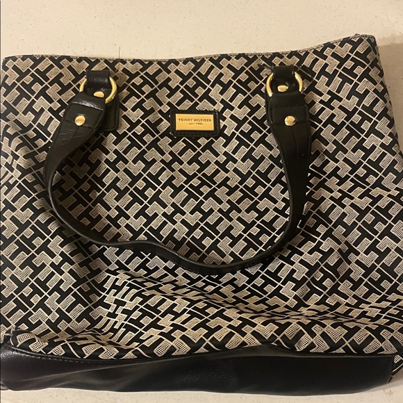 Tommy Hilfiger Black and Cream Geometric Tote - Picture 9 of 10